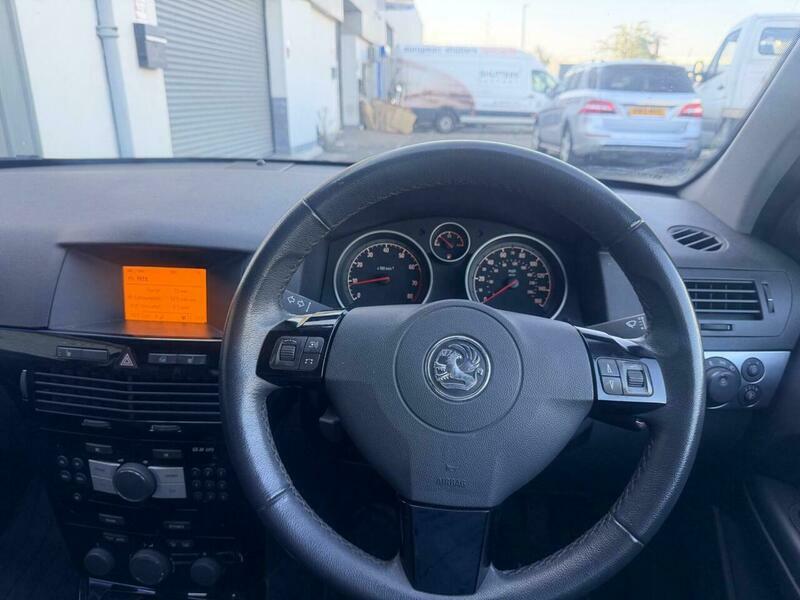 Vauxhall Astra 1.8I Vvt Sri Exterior Pack Red #13