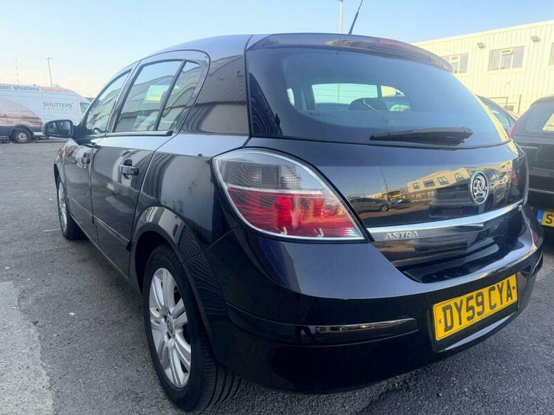Vauxhall Astra 1.8I Vvt Sri Exterior Pack Red #7