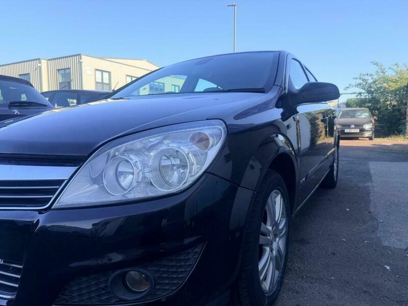 Vauxhall Astra 1.8I Vvt Sri Exterior Pack Red #3