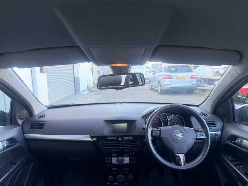 Vauxhall Astra 1.8I Vvt Sri Exterior Pack Red #11