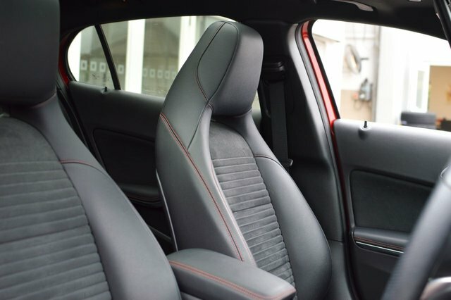 Mercedes-Benz GLA Class Gla200 Amg Line Edition BL69XXN Red #3