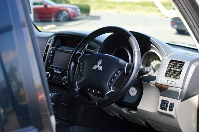 Mitsubishi Shogun Di-dc Sg3 Suv Brown #3