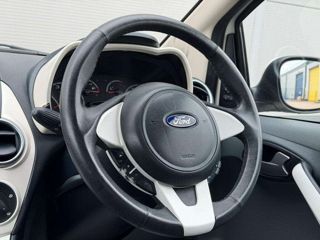 Ford KA Zetec 3-Door White #17