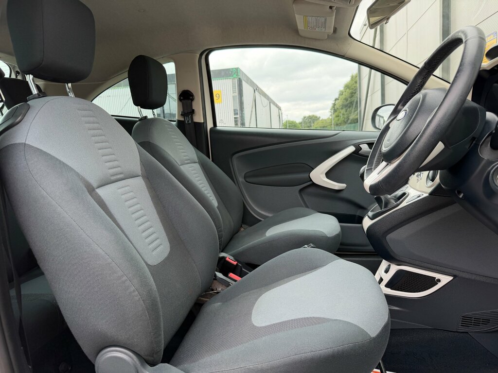 Ford KA Zetec 3-Door White #22