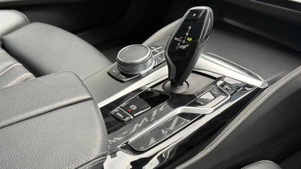 BMW 5 Series M Sport Blue #14