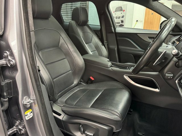 Jaguar F-Pace 2.0 D180 Chequered Flag Suv Awd Eu Grey #3