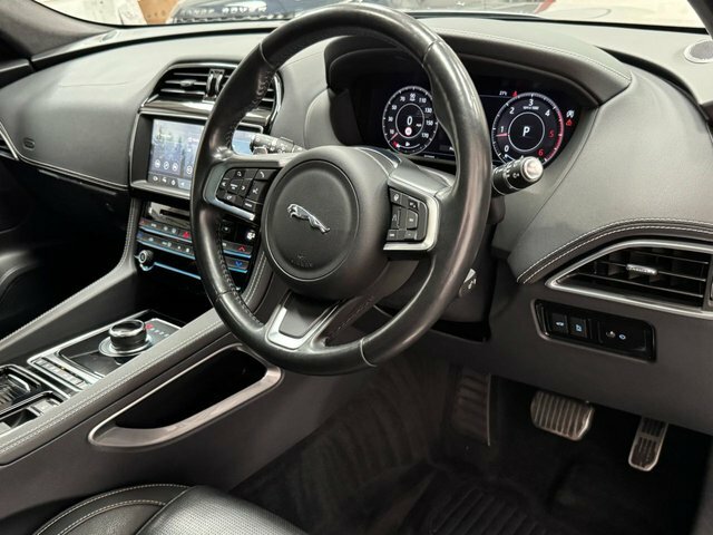 Jaguar F-Pace 2.0 D180 Chequered Flag Suv Awd Eu Grey #4