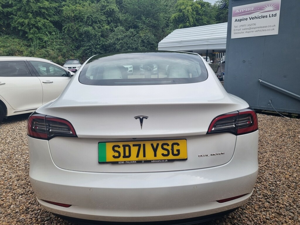 Tesla Model 3 Saloon Dual Motor Long Range 202171 SD71YSG White #5