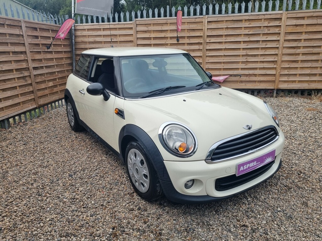 Mini Hatch Hatchback 1.6 First Hatch 201060 White