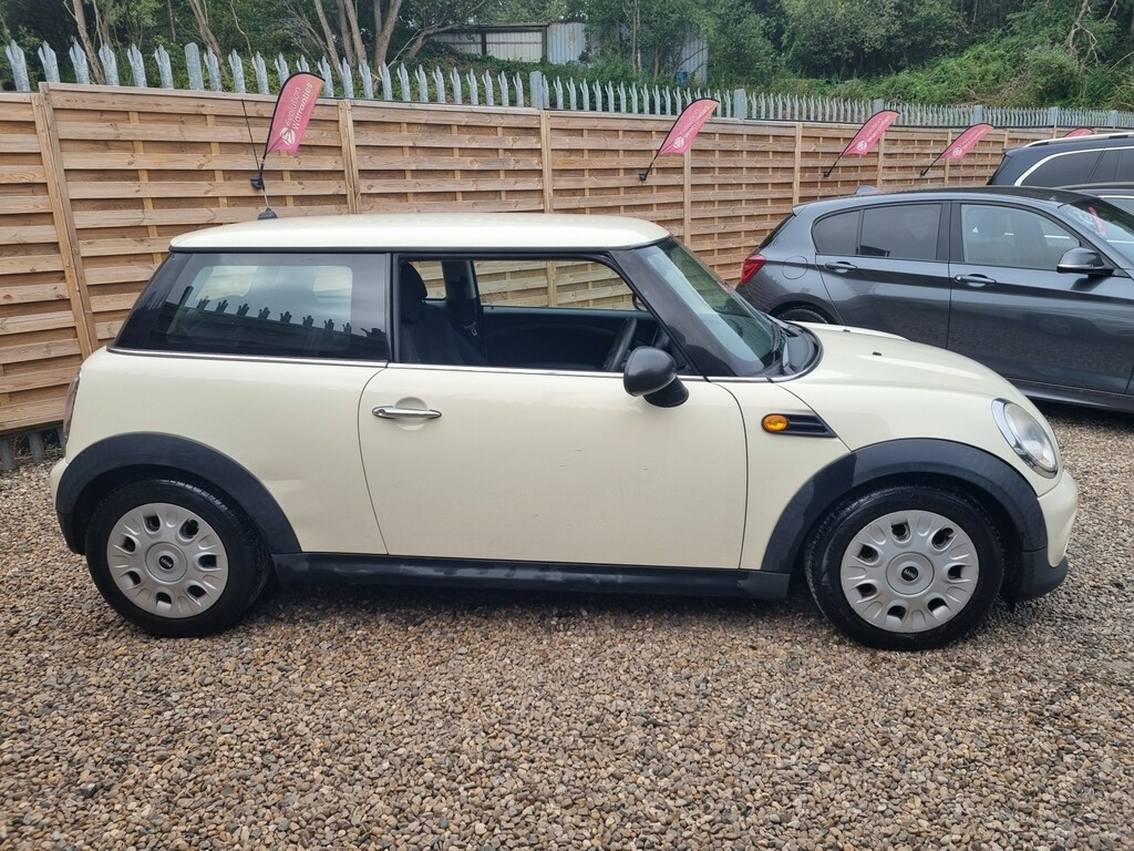 Mini Hatch Hatchback 1.6 First Hatch 201060 FY60LUB White #4