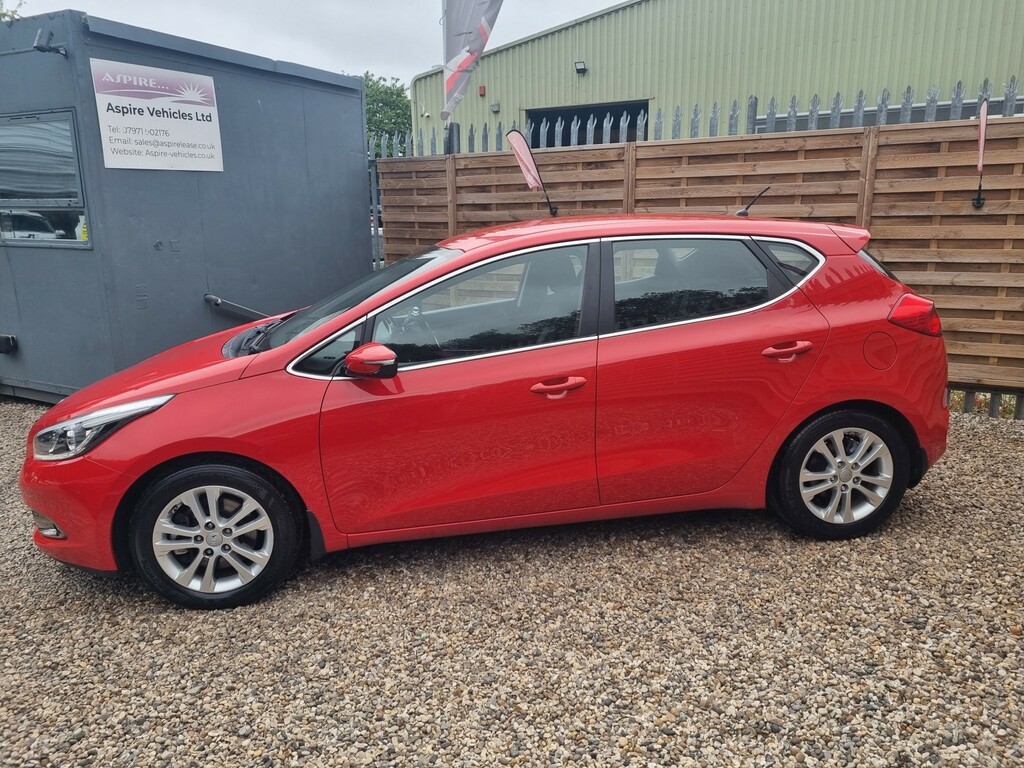 Kia Ceed 1.6 Crdi Ecodynamics 2 Red #3