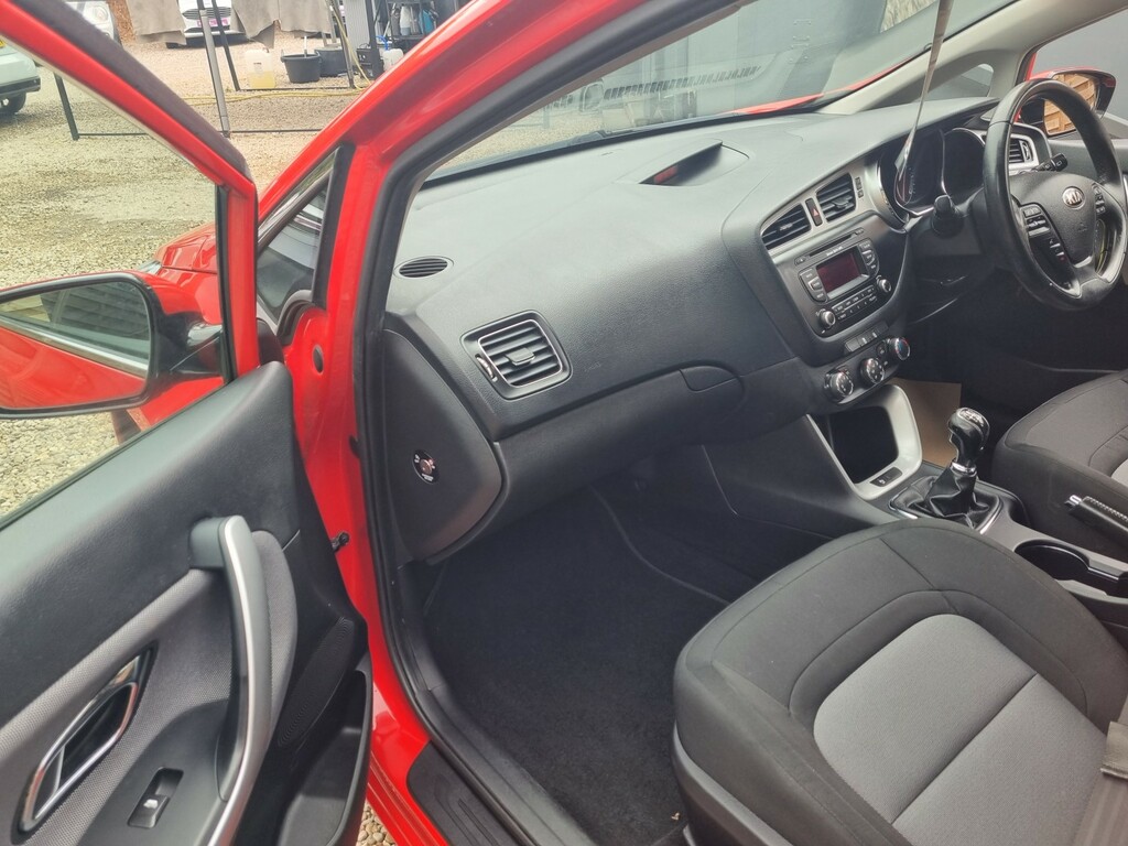 Kia Ceed 1.6 Crdi Ecodynamics 2 Red #6