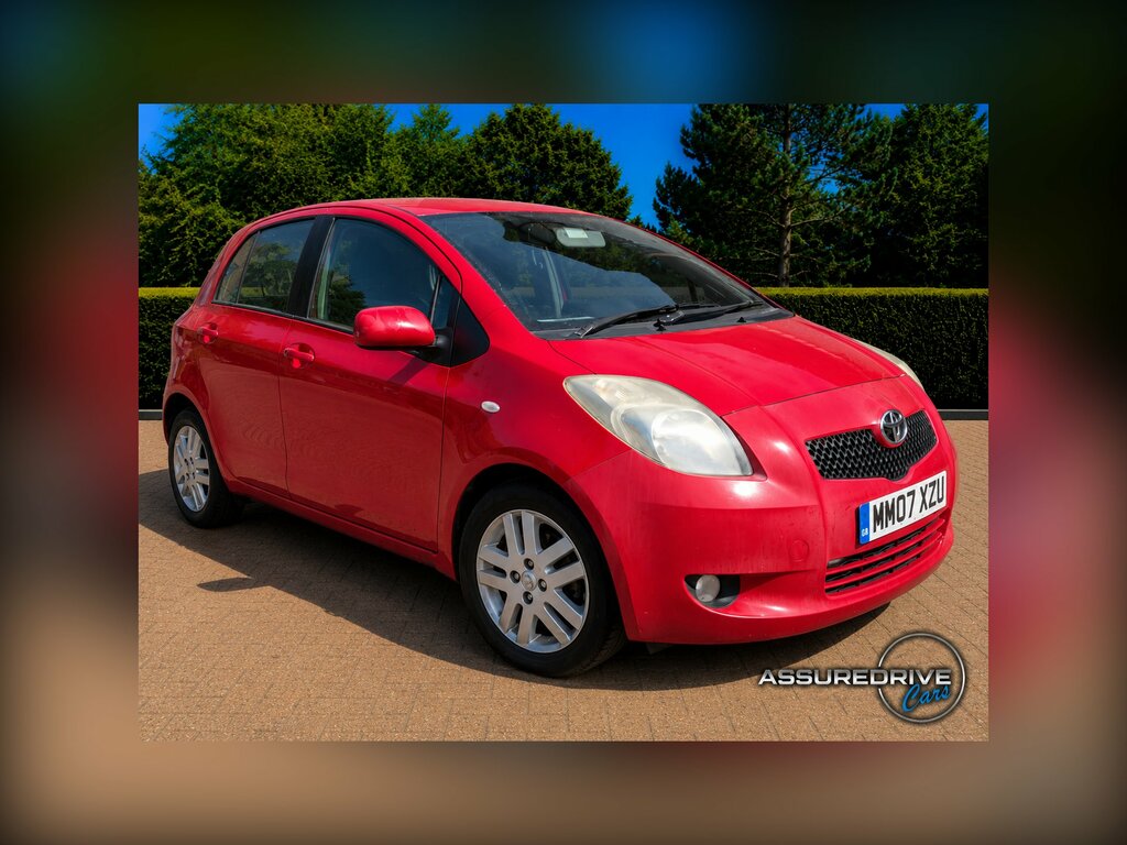 Toyota Yaris 1.3 Zinc Multimode Black #1