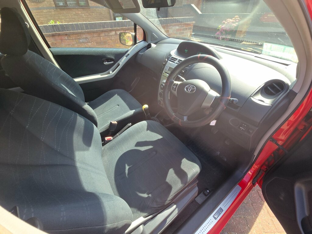 Toyota Yaris 1.3 Zinc Multimode Black #9