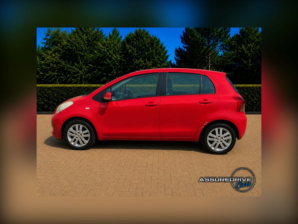Toyota Yaris 1.3 Zinc Multimode Black #6