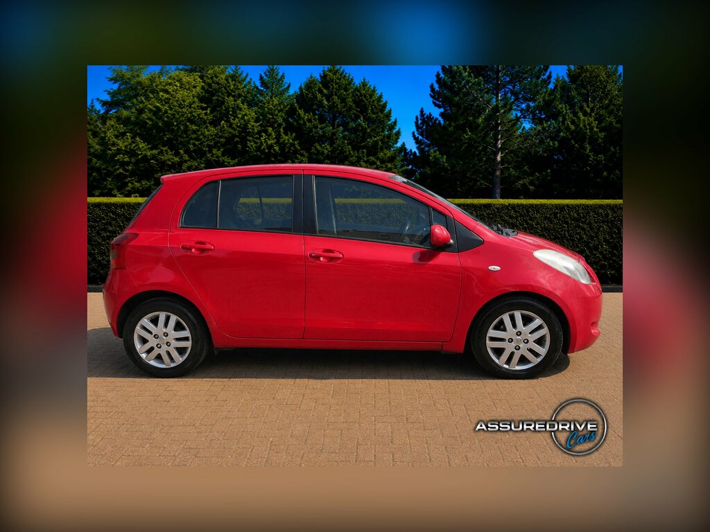 Toyota Yaris 1.3 Zinc Multimode Black #2