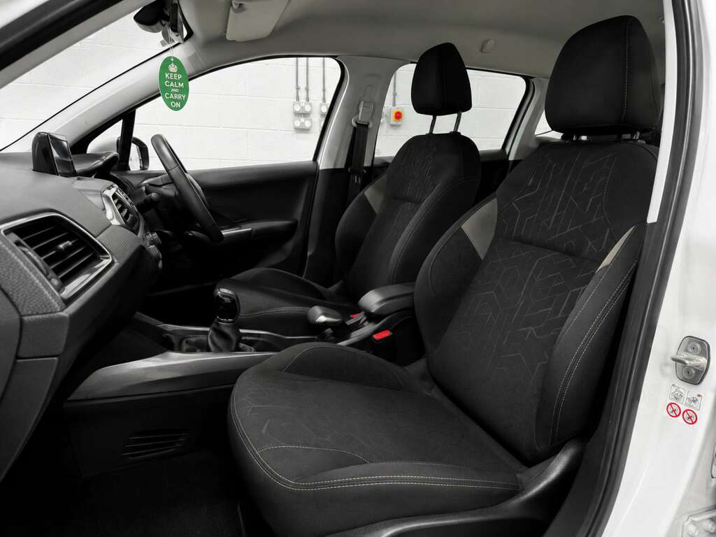 Peugeot 2008 Hdi Active Blue #7