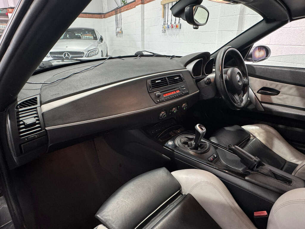 BMW Z4 3.0 35I Convertible Black #18