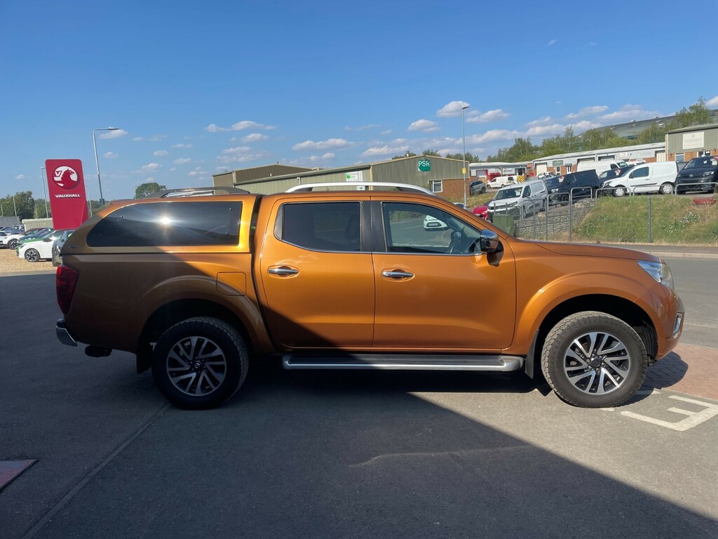 Nissan Navara Tekna 2.3 Dci 190Ps 4X4 With Canopy FD17LCF Yellow #4