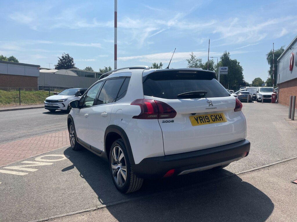 Peugeot 2008 Allure Premium 1.2 Puretech 110Ps Eat YR19GKH White #3