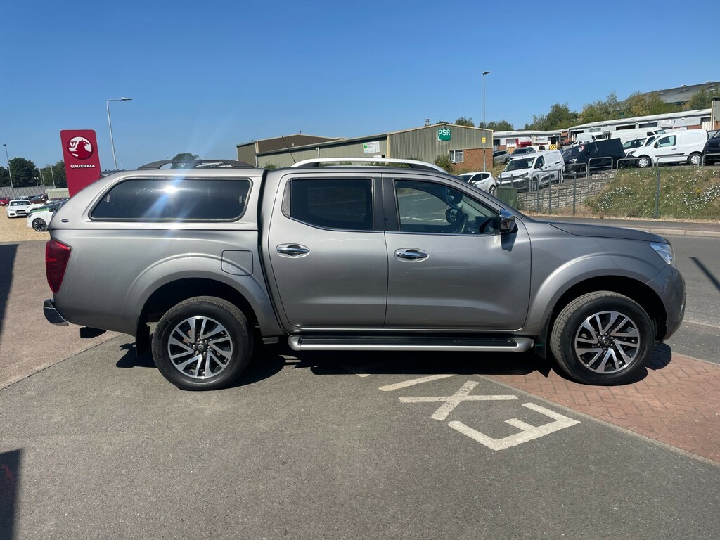 Nissan Navara Tekna 2.3 Dci 190Ps 4X4 With Canopy - No Grey #4