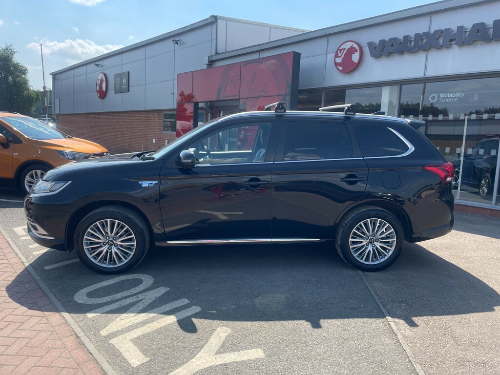 Mitsubishi Outlander 4H 2.4H Twinmotor 13.8Kwh Phev 209Ps Cvt Black