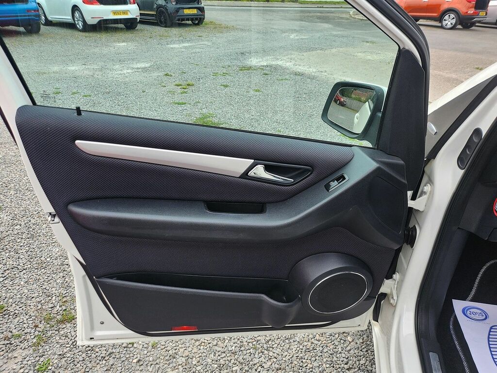 Mercedes-Benz A Class A 160 Cdi Avantgarde Se White #6