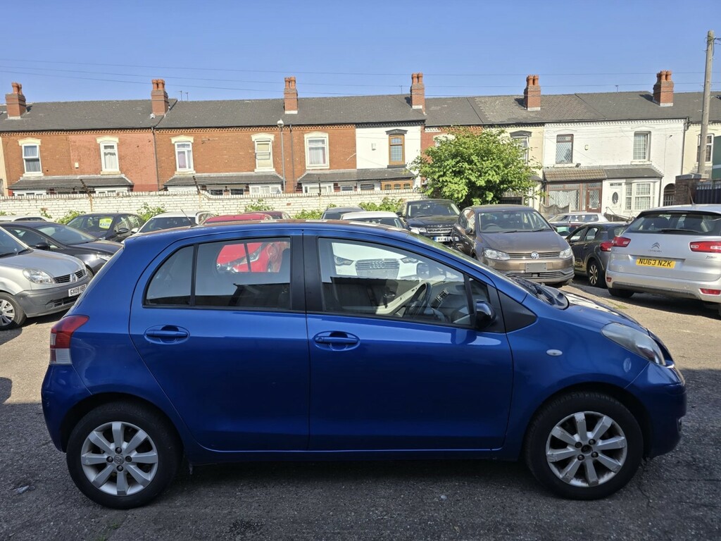 Toyota Yaris Hatchback 1.0 Vvt-i T Spirit 201111 Blue #2