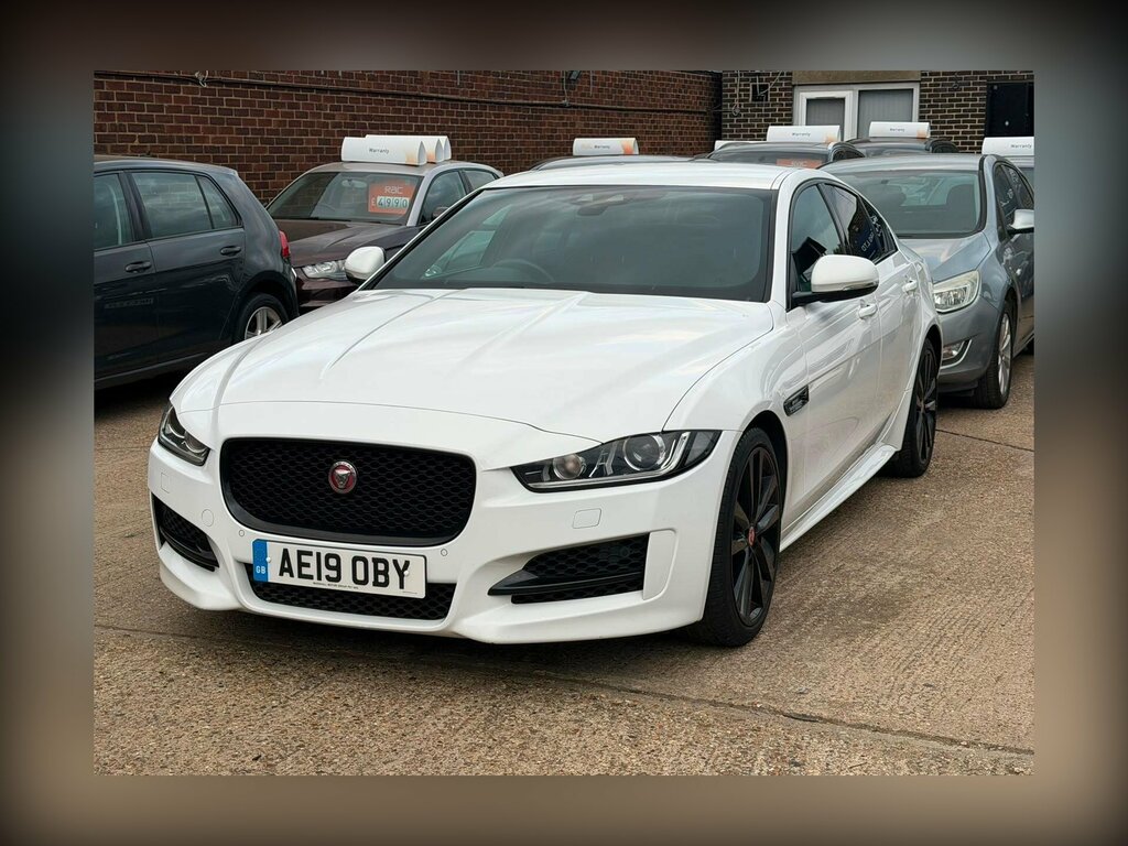 Jaguar XE 2.0D R-sport Euro 6 Ss White #4