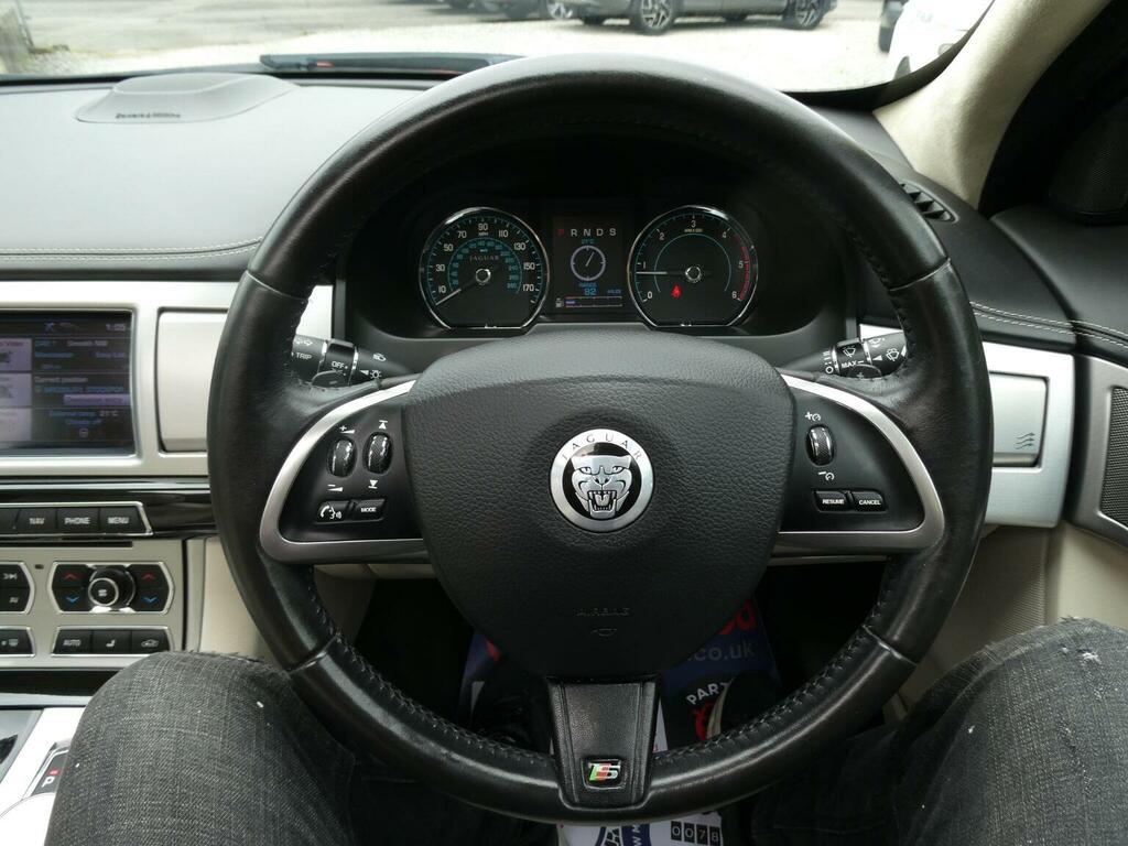 Jaguar XF Saloon 3.0D S V6 Portfolio Euro 5 20121 Red #5