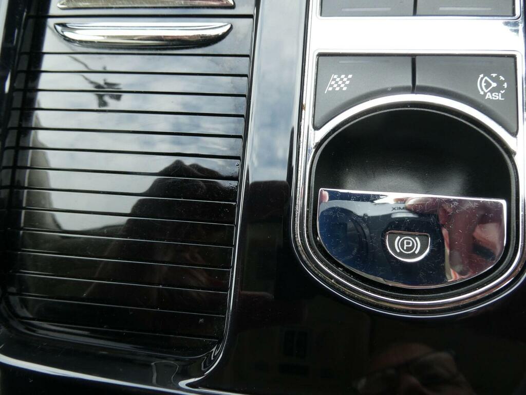 Jaguar XJ 3.0D V6 Portfolio Saloon Euro 5 S Blue #40