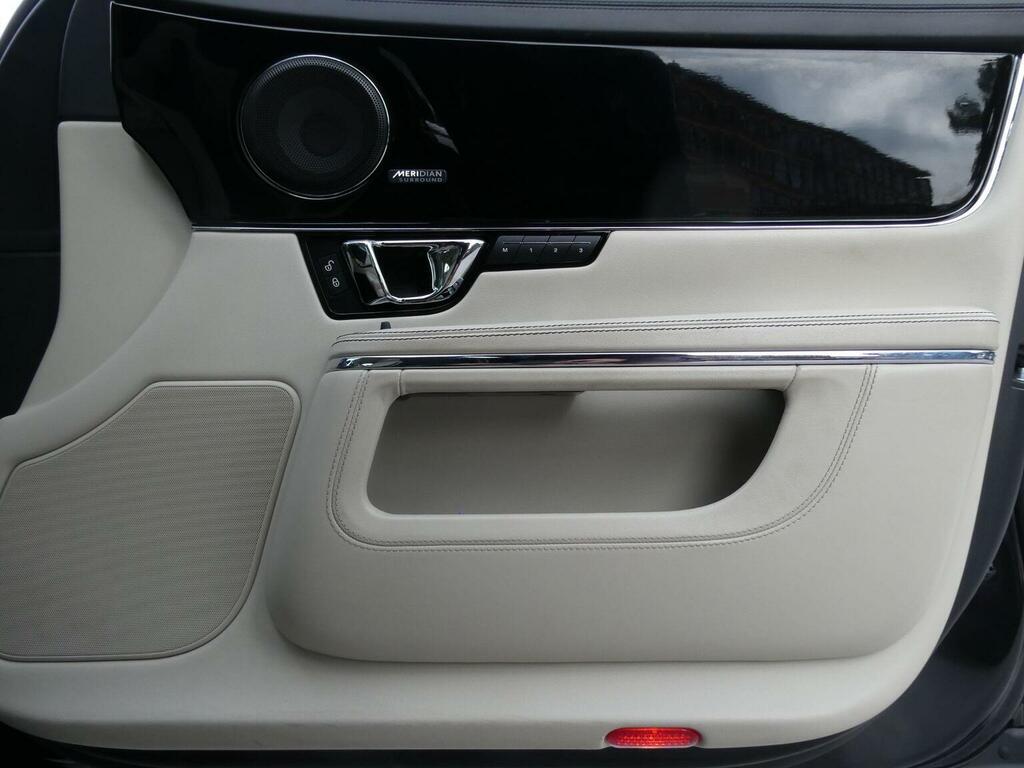 Jaguar XJ 3.0D V6 Portfolio Saloon Euro 5 S Blue #48