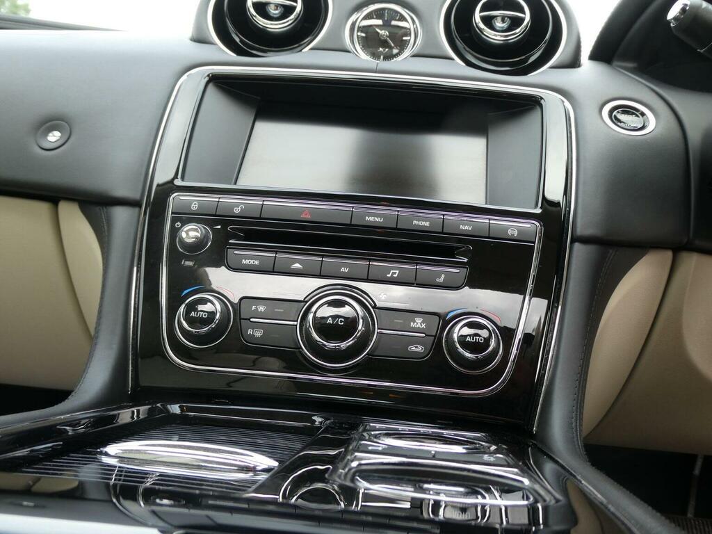 Jaguar XJ 3.0D V6 Portfolio Saloon Euro 5 S Blue #39