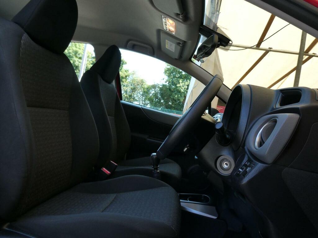 Toyota Yaris 1.33 Dual Vvt-i Icon Plus Euro 5 Red #4