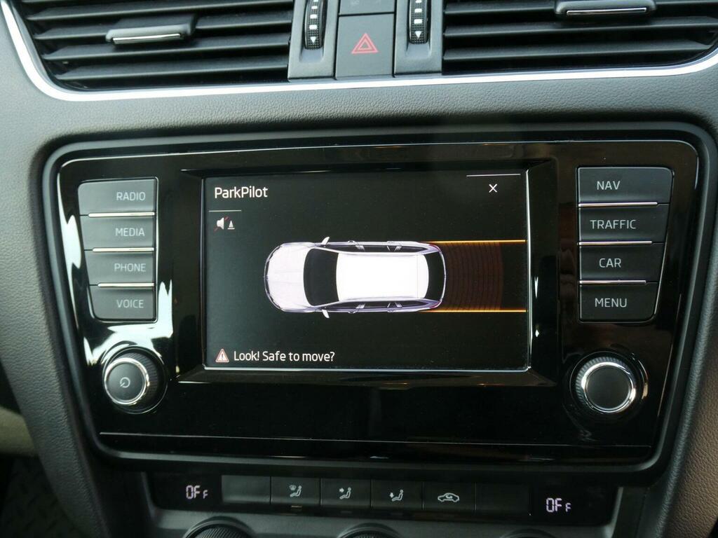 Skoda Octavia Hatchback Black #10