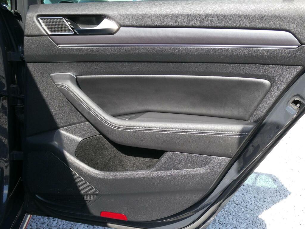 Volkswagen Passat 2017 Black #39