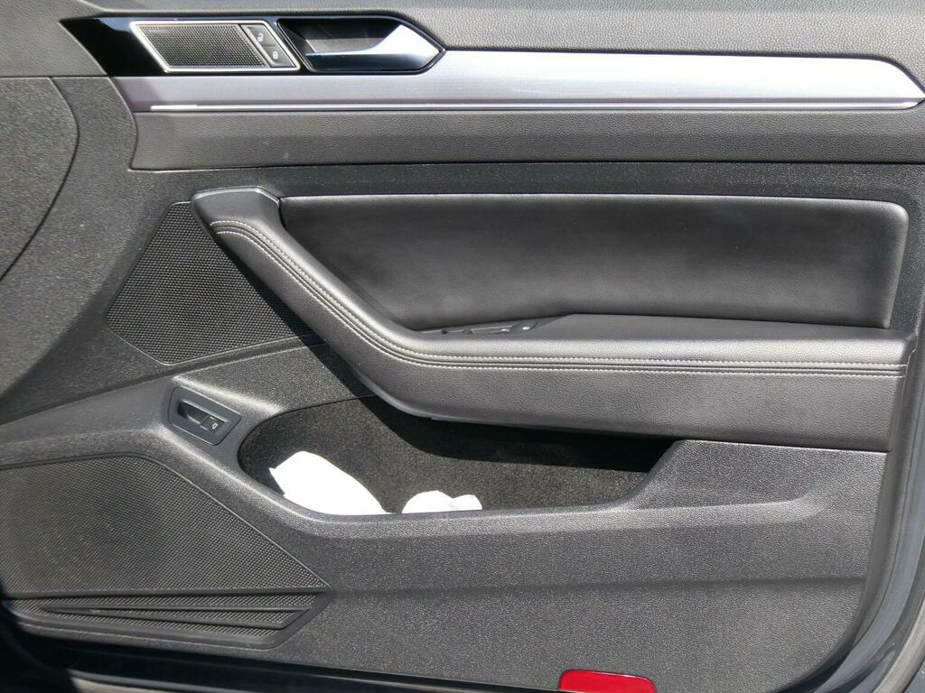 Volkswagen Passat 2017 Black #40