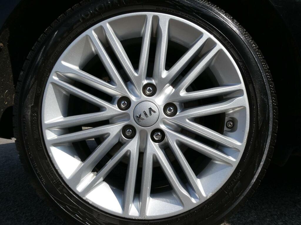 Kia Carens 3 Silver #52