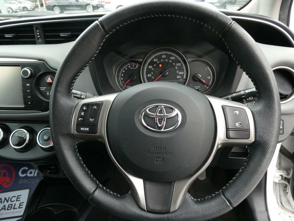 Toyota Yaris 1.0 Vvt-i Icon Euro 6 White #5