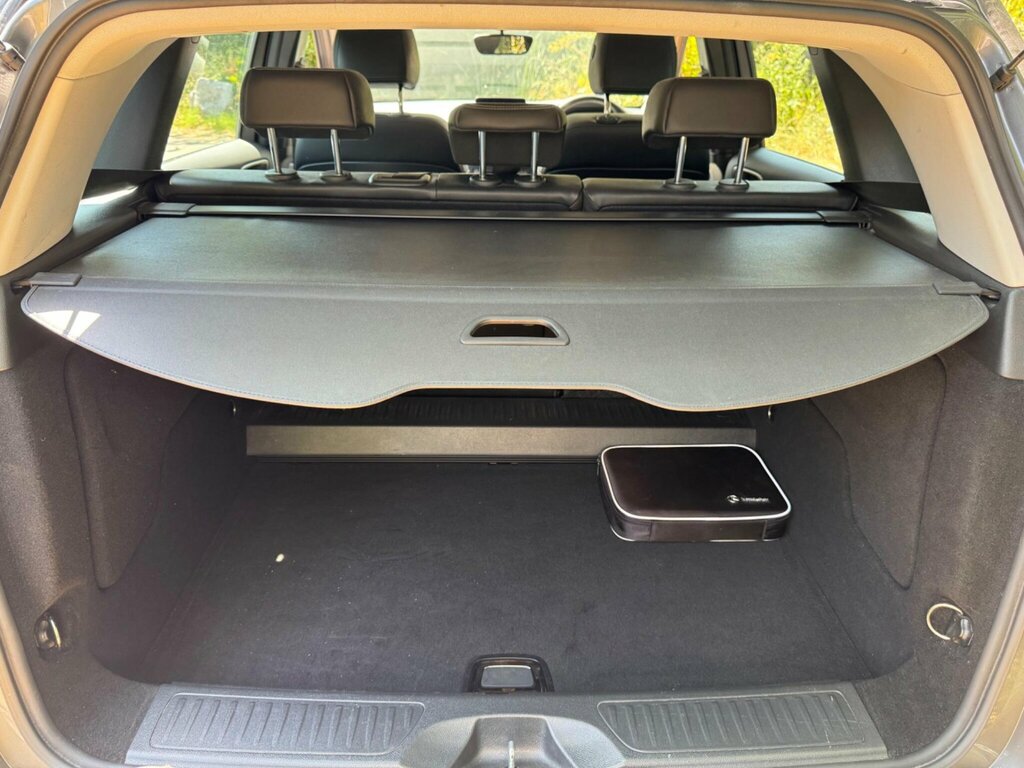 Mercedes-Benz B Class Automatic White #22