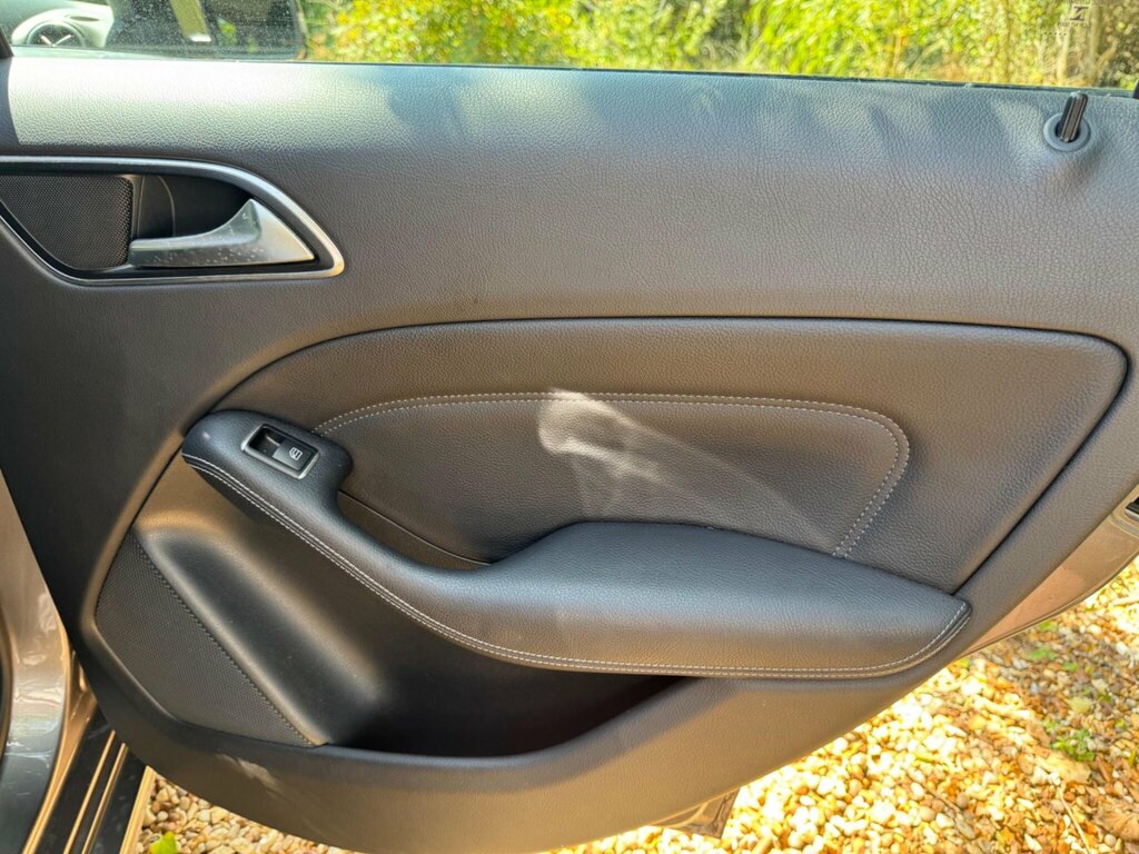 Mercedes-Benz B Class Automatic White #33