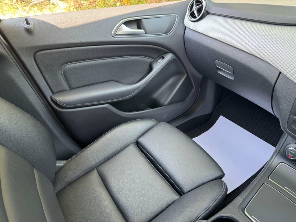 Mercedes-Benz B Class Automatic White #12
