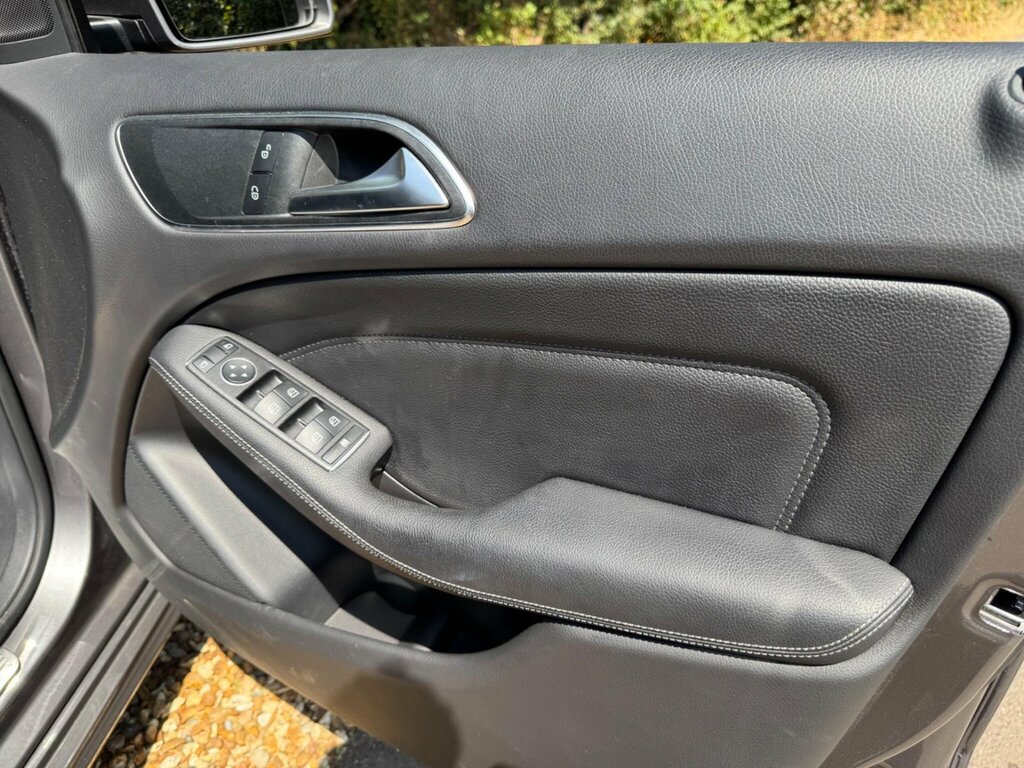 Mercedes-Benz B Class Automatic White #19