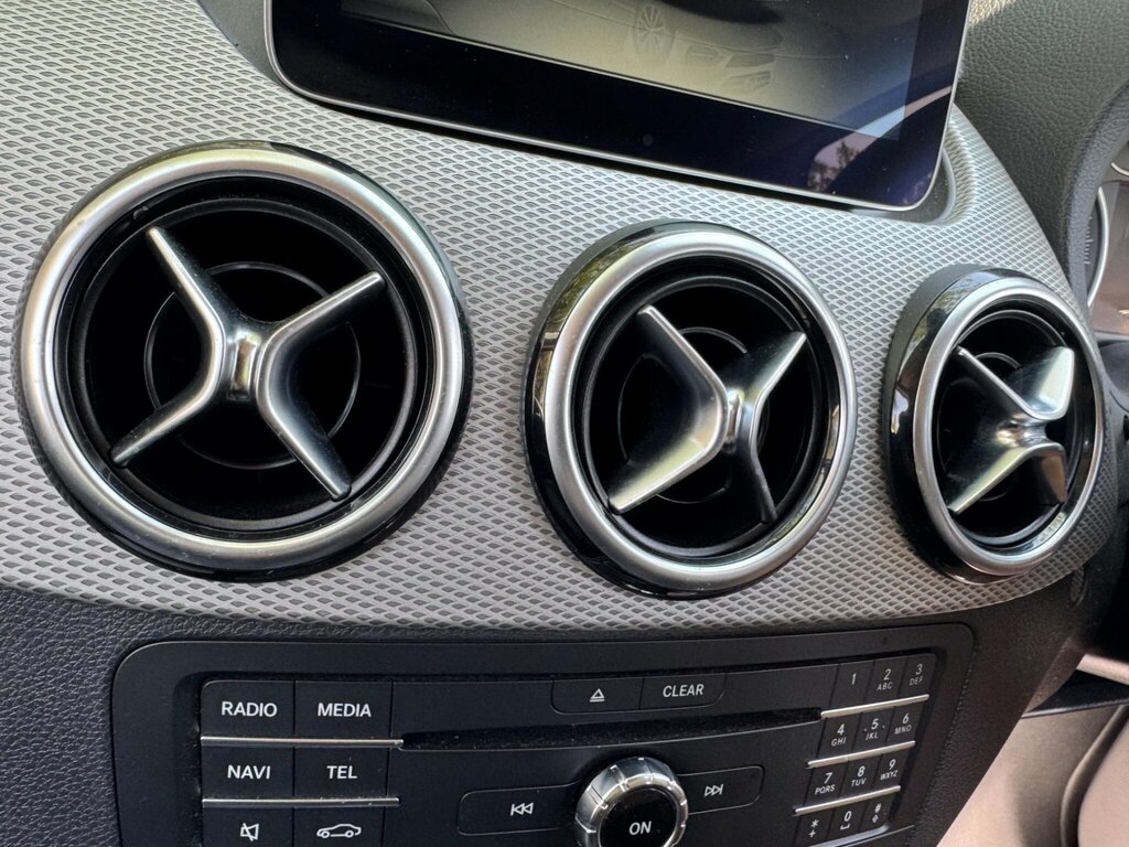 Mercedes-Benz B Class Automatic White #31