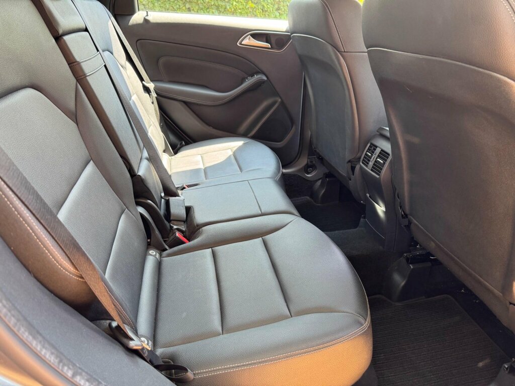 Mercedes-Benz B Class Automatic White #21