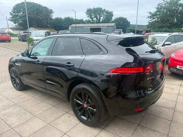 Jaguar 2.0D R Sport Suv Awd Euro 6 Ss 180 Black #3