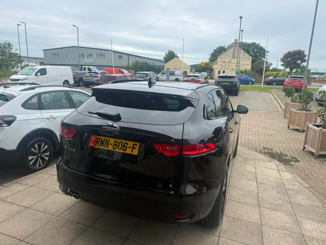 Jaguar 2.0D R Sport Suv Awd Euro 6 Ss 180 Black #4