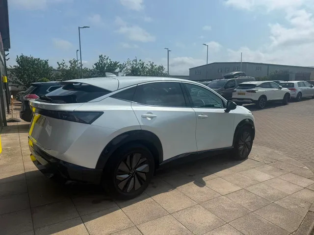 Nissan Ariya Shiro White #2