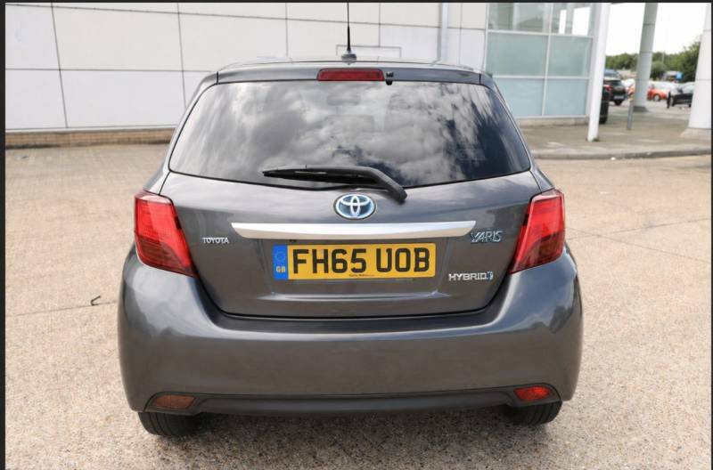 Toyota Yaris 1.5 Hybrid Icon Cvt - 2016 65 Grey #4