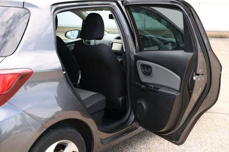 Toyota Yaris Hybrid 1.5 Excel 5-Dr Silver #8